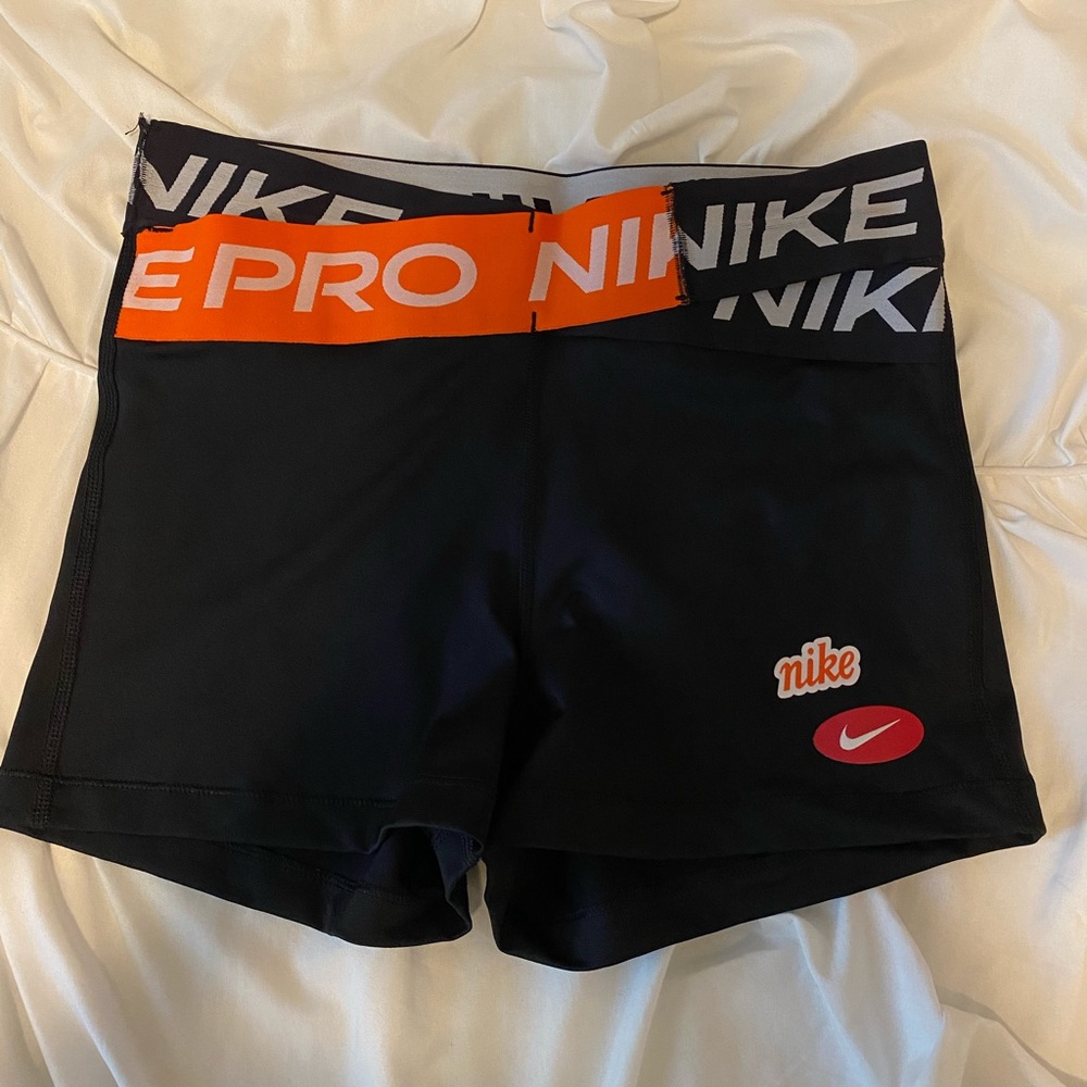 Nike pro shorts crossband